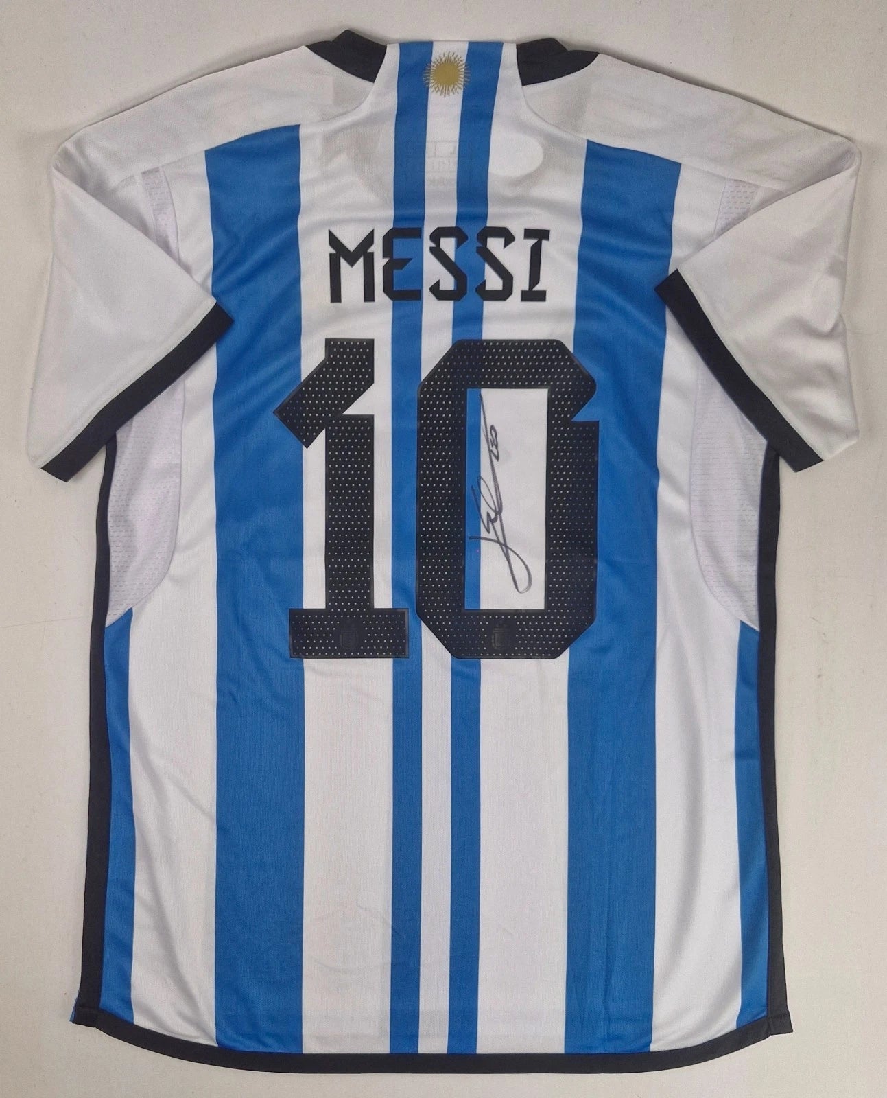 Lionel Messi (10) Argentina Qatar FIFA 2022 Hand-Signed w/ COA