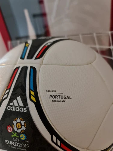 Ballon Adidas Euro Cup 2012 Tango12 Match Utilisé UEFA COA CR7