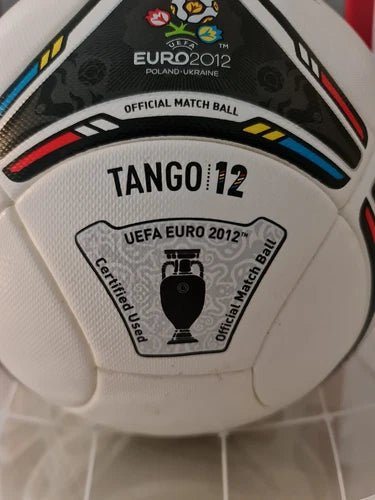 Ballon Adidas Euro Cup 2012 Tango12 Match Utilisé UEFA COA CR7