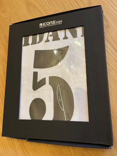 Signed Zinedine Zidane Real Madrid jersey with Icons Coa