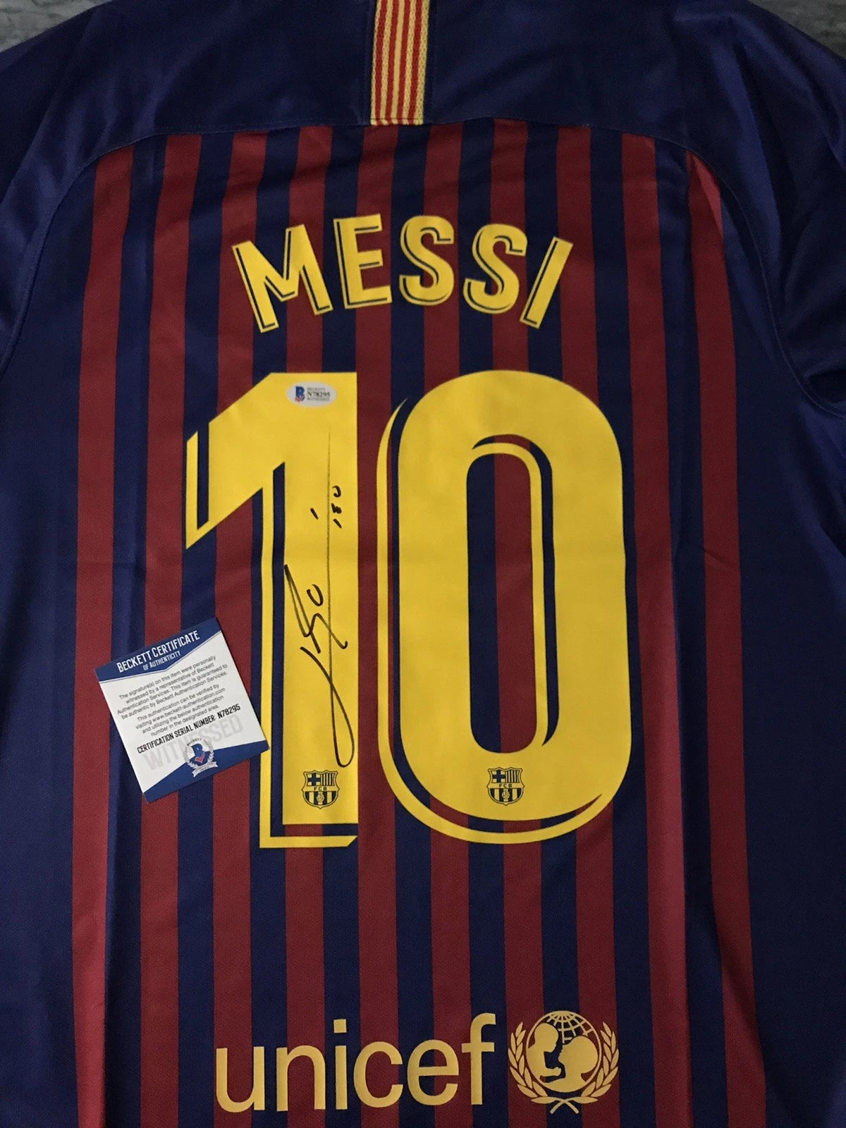 Lionel Messi Signed Barcelona 18-19 Jersey Beckett COA