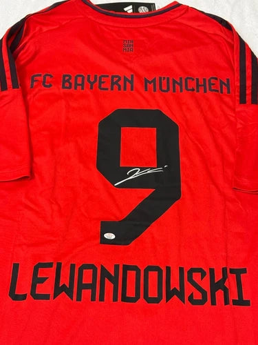 Robert Lewandowski Signed Bayern München Pro Style Soccer Jersey w/ COA